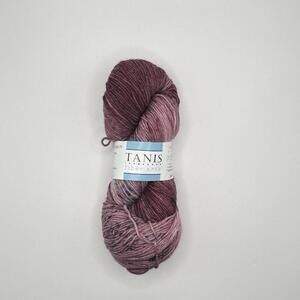 Tanis Fiber Arts Yarn 80% Superwash Merino Made In Canada 420 yds Jam Jam Pink
